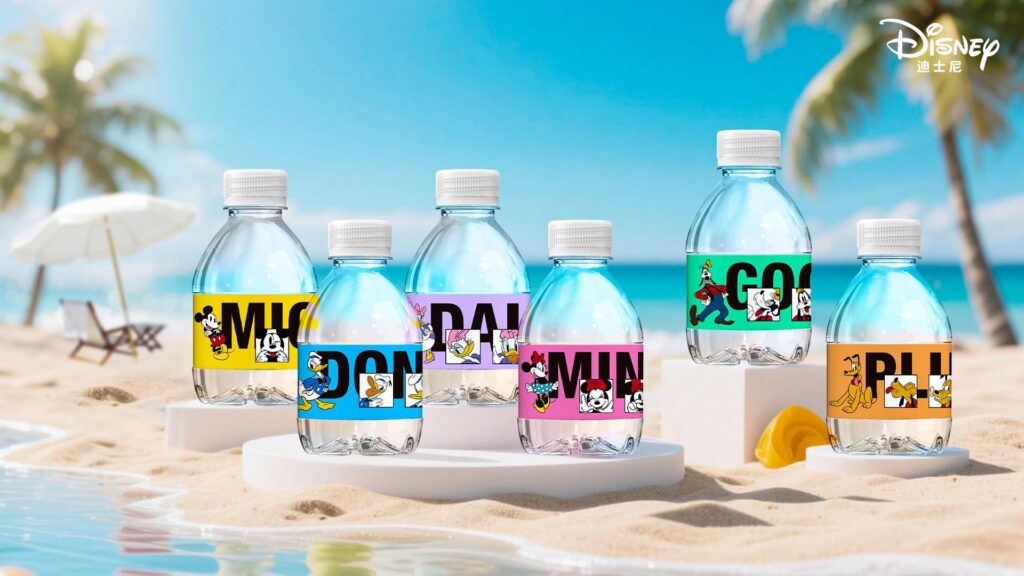 迪士尼经典IP潮酷系列：海滨度假的活力色彩饮水之选